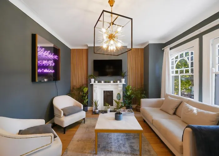 Chelsea Maisonette